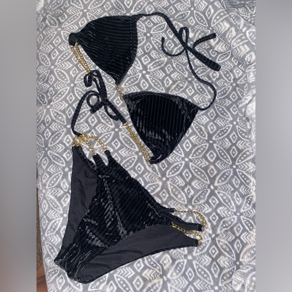 Black fabric bikini with chains :)